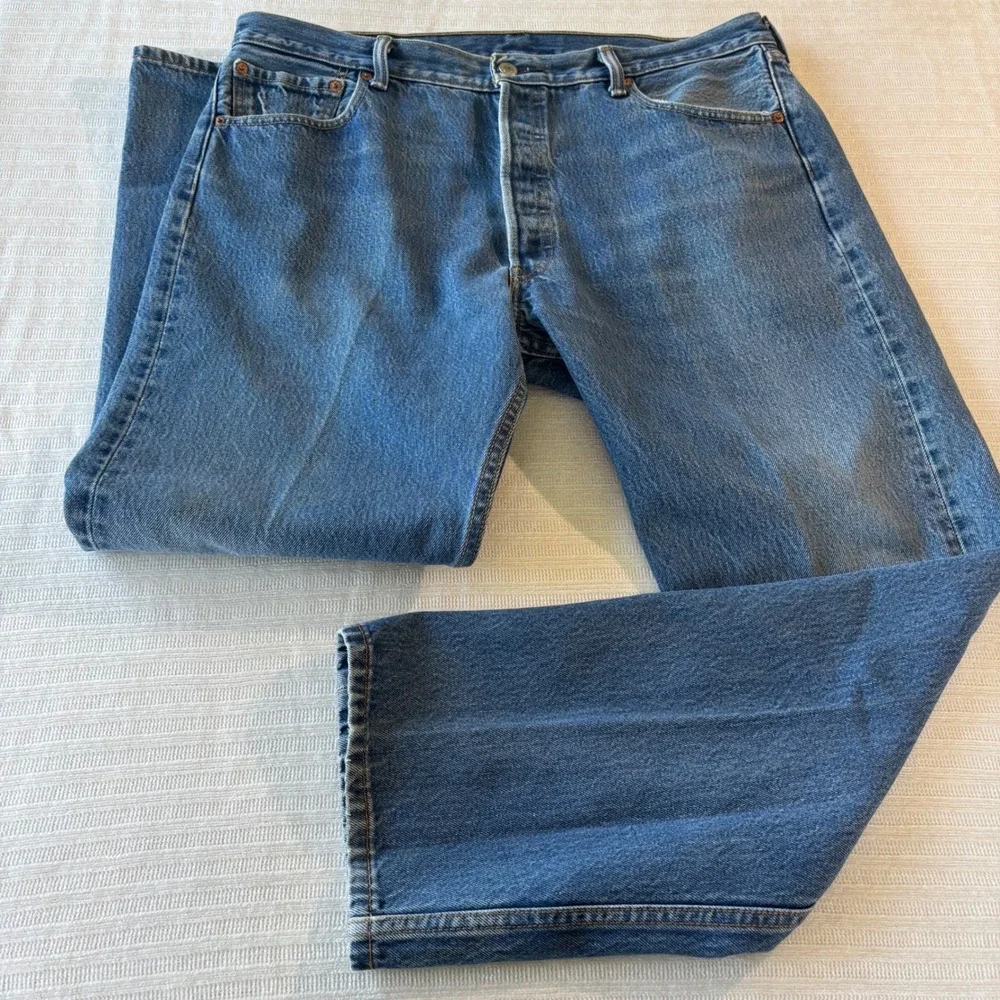 Levis 501 Original Fit Button Fly Straight Leg Blue Denim Jeans Mens 36x29